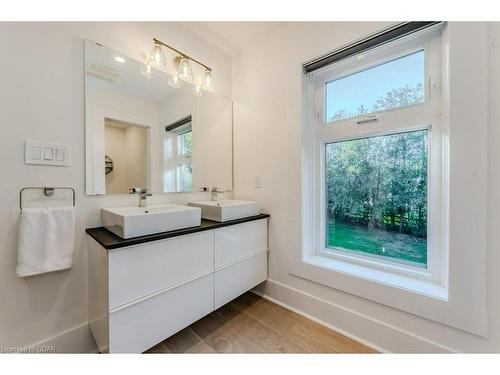 5161 Jones Baseline Road, Guelph, ON - Indoor Photo Showing Bathroom