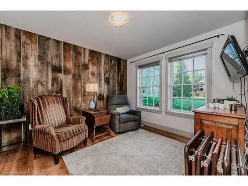 5161 Jones Baseline Road, Guelph, ON - Indoor Photo Showing Living Room