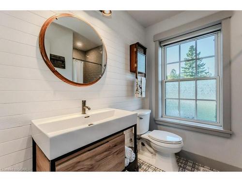 5161 Jones Baseline Road, Guelph, ON - Indoor Photo Showing Bathroom