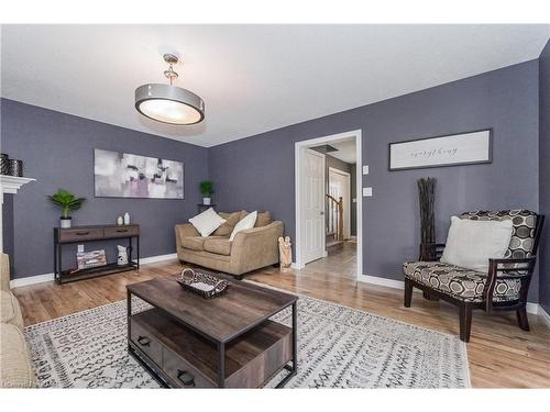 503 Victoria Street, Elora, ON - Indoor Photo Showing Living Room