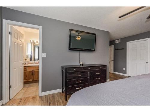 503 Victoria Street, Elora, ON - Indoor Photo Showing Bedroom