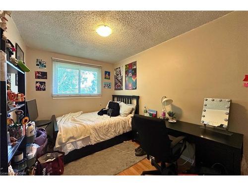 121 Conroy Crescent, Guelph, ON - Indoor Photo Showing Bedroom