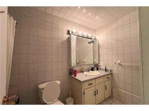 121 Conroy Crescent, Guelph, ON - Indoor Photo Showing Bathroom