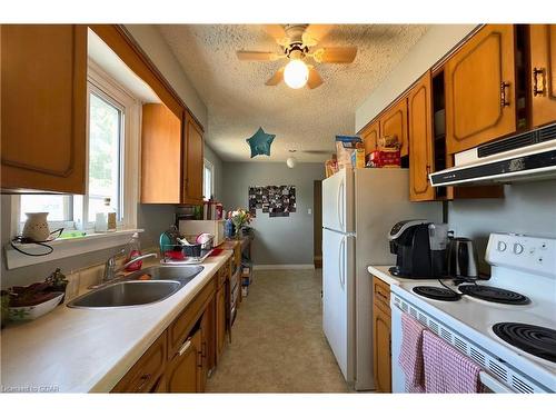 121 Conroy Crescent, Guelph, ON - Indoor Photo Showing Kitchen With Double Sink