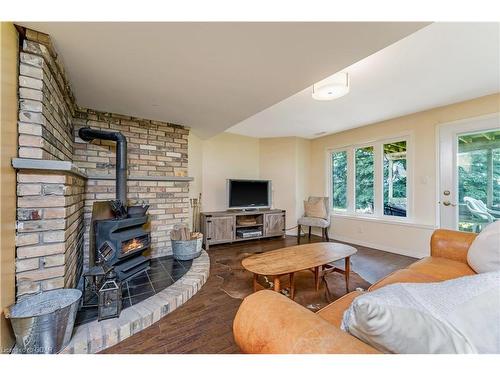 8189 Highway 124, Guelph/Eramosa, ON - Indoor Photo Showing Living Room With Fireplace