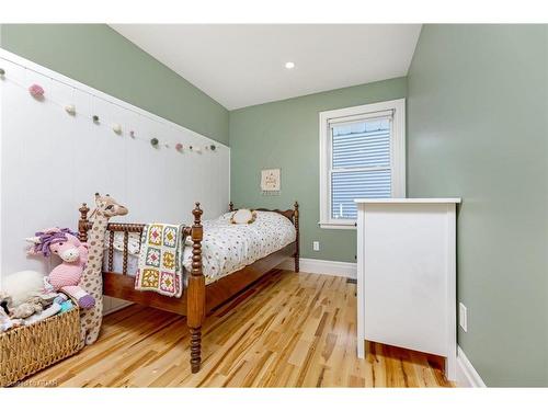 302 Kathleen Street, Guelph, ON - Indoor Photo Showing Bedroom