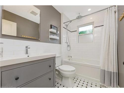 302 Kathleen Street, Guelph, ON - Indoor Photo Showing Bathroom