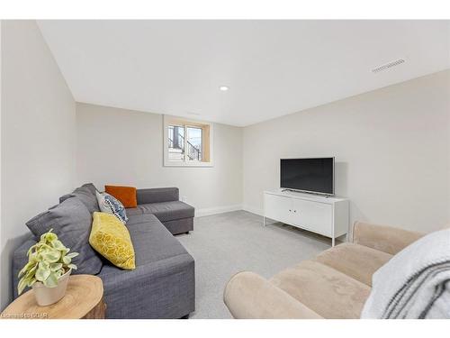 302 Kathleen Street, Guelph, ON - Indoor Photo Showing Living Room