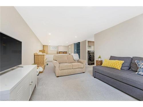 302 Kathleen Street, Guelph, ON - Indoor Photo Showing Living Room