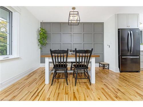 302 Kathleen Street, Guelph, ON - Indoor Photo Showing Dining Room