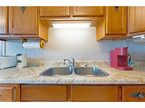 9110 10 Line, Halton Hills, ON - Indoor Photo Showing Kitchen With Double Sink