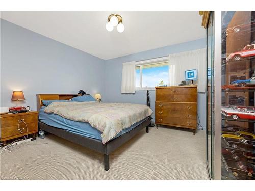 9110 10 Line, Halton Hills, ON - Indoor Photo Showing Bedroom