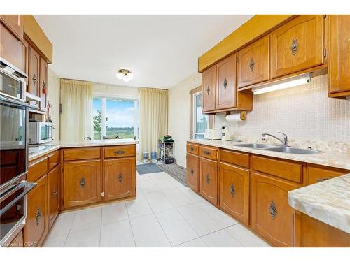 9110 10 Line, Halton Hills, ON - Indoor Photo Showing Kitchen With Double Sink