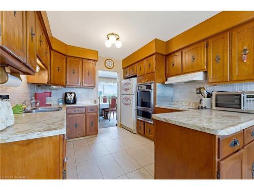 9110 10 Line, Halton Hills, ON - Indoor Photo Showing Kitchen With Double Sink