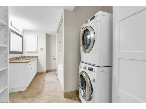 606-55 Yarmouth Street, Guelph, ON - Indoor Photo Showing Laundry Room