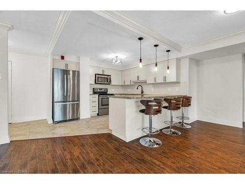 606-55 Yarmouth Street, Guelph, ON - Indoor Photo Showing Kitchen With Stainless Steel Kitchen With Upgraded Kitchen