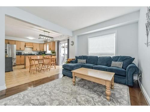 89 Law Drive, Guelph, ON - Indoor Photo Showing Living Room