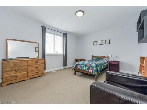 89 Law Drive, Guelph, ON - Indoor Photo Showing Bedroom