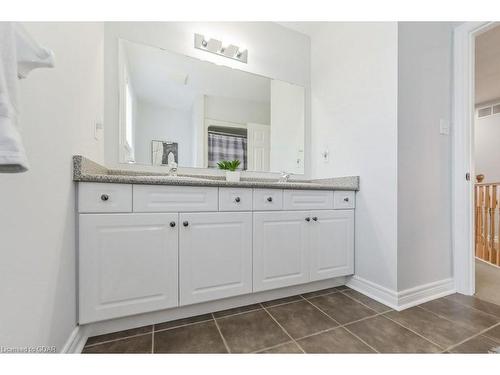 89 Law Drive, Guelph, ON - Indoor Photo Showing Bathroom