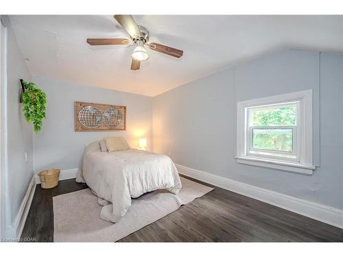 38 Huron Street, Guelph, ON - Indoor Photo Showing Bedroom