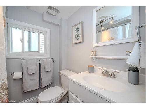 38 Huron Street, Guelph, ON - Indoor Photo Showing Bathroom