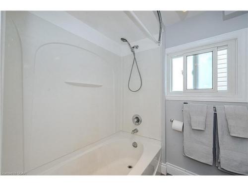 38 Huron Street, Guelph, ON - Indoor Photo Showing Bathroom