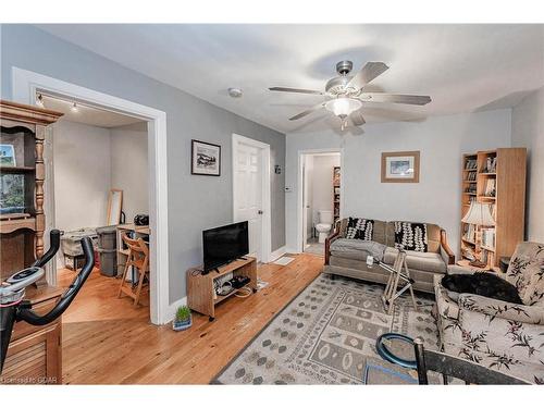 38 Huron Street, Guelph, ON - Indoor Photo Showing Living Room