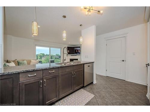 22B-146 Downey Road, Guelph, ON - Indoor Photo Showing Kitchen