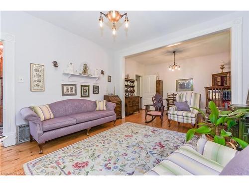 935 Scotland Street, Fergus, ON - Indoor Photo Showing Living Room