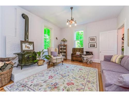 935 Scotland Street, Fergus, ON - Indoor Photo Showing Living Room