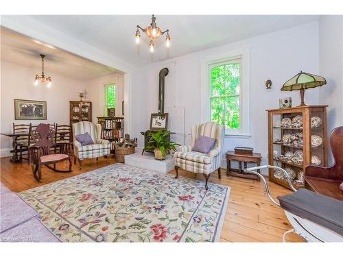 935 Scotland Street, Fergus, ON - Indoor Photo Showing Living Room