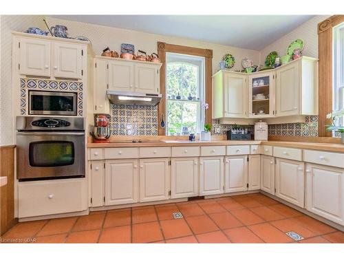 935 Scotland Street, Fergus, ON - Indoor Photo Showing Kitchen With Double Sink