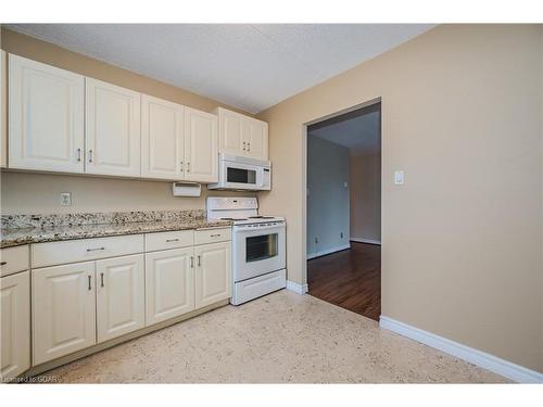 608-22 Marilyn Drive, Guelph, ON - Indoor Photo Showing Kitchen