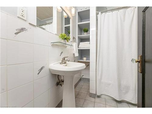 320 Mill Street, Kitchener, ON - Indoor Photo Showing Bathroom