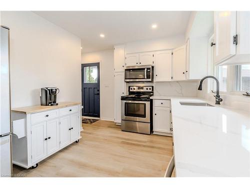 142 Renfield Street, Guelph, ON - Indoor Photo Showing Kitchen