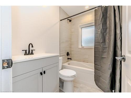 142 Renfield Street, Guelph, ON - Indoor Photo Showing Bathroom