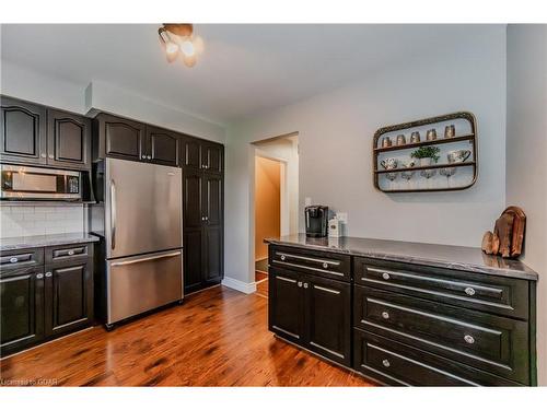 4 Canary Court, Elmira, ON - Indoor Photo Showing Kitchen