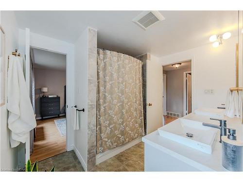 4 Canary Court, Elmira, ON - Indoor Photo Showing Bathroom