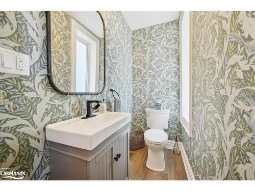 53 Kimberley Avenue, Bracebridge, ON - Indoor Photo Showing Bathroom