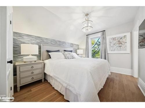 53 Kimberley Avenue, Bracebridge, ON - Indoor Photo Showing Bedroom