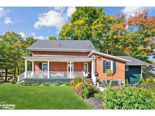 53 Kimberley Avenue, Bracebridge, ON - Outdoor With Deck Patio Veranda