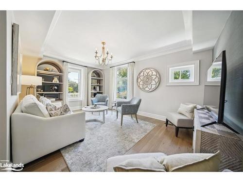 53 Kimberley Avenue, Bracebridge, ON - Indoor Photo Showing Living Room