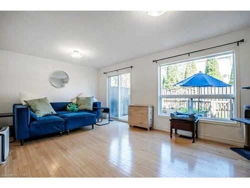 10-20 Shackleton Drive, Guelph, ON - Indoor Photo Showing Living Room