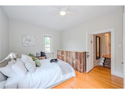 35-37 Powell Street W, Guelph, ON - Indoor Photo Showing Bedroom