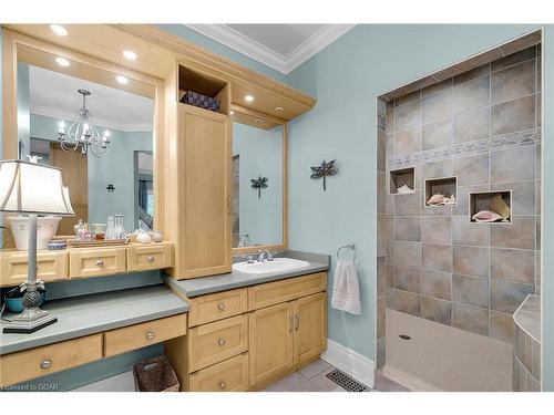 7 Fox Run Drive, Puslinch, ON - Indoor Photo Showing Bathroom