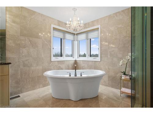 125 Crewson Court, Rockwood, ON - Indoor Photo Showing Bathroom