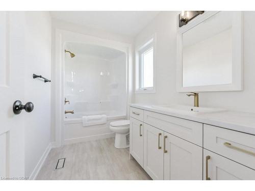 161 Jack'S Way, Mount Forest, ON - Indoor Photo Showing Bathroom