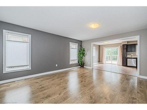 19-105 Bard Boulevard, Guelph, ON - Indoor Photo Showing Other Room