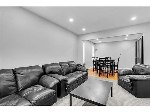 11 Tanager Drive, Guelph, ON - Indoor Photo Showing Living Room