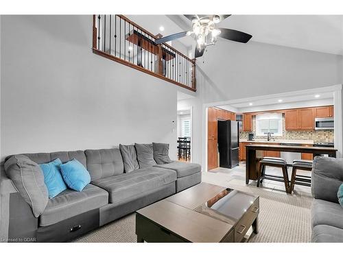 11 Tanager Drive, Guelph, ON - Indoor Photo Showing Living Room